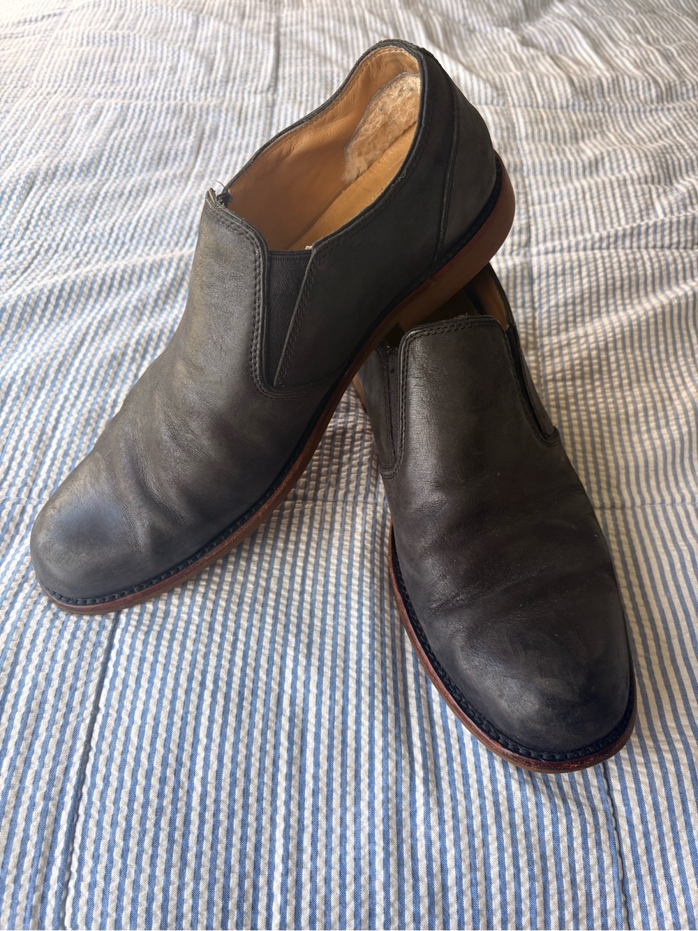 UGG Men’s Size 12 Black Leather Slip-On Loafers Casual Shoes